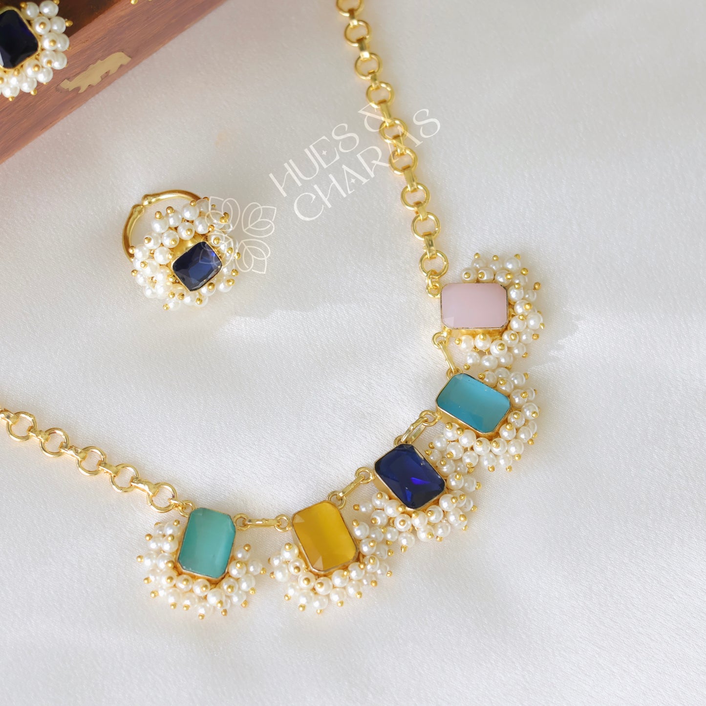 GLOSSY SQUARE DROP NECKLACE SET WITH PEARLS-MULTICOLOUR