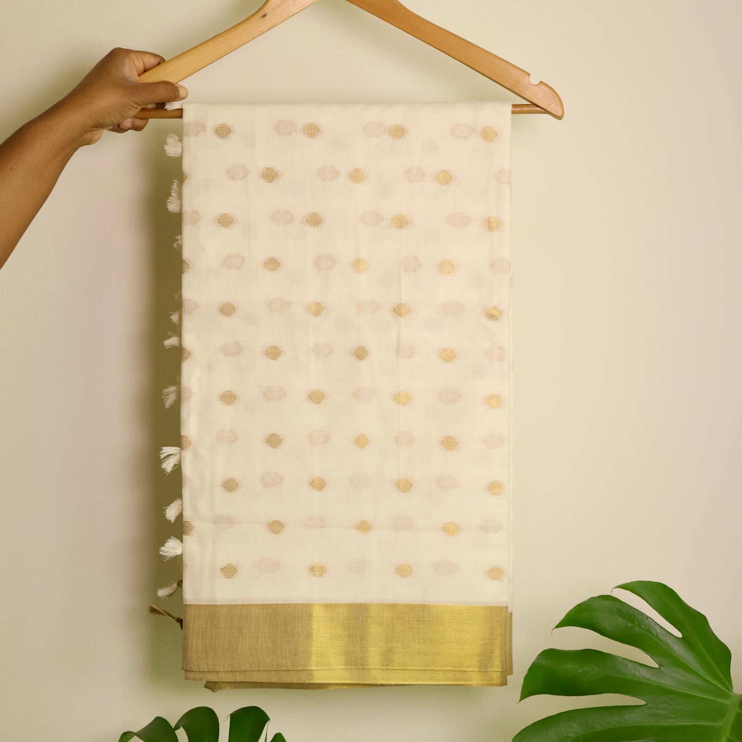 KERALA KASAVU GOLDEN BUTTA SAREE