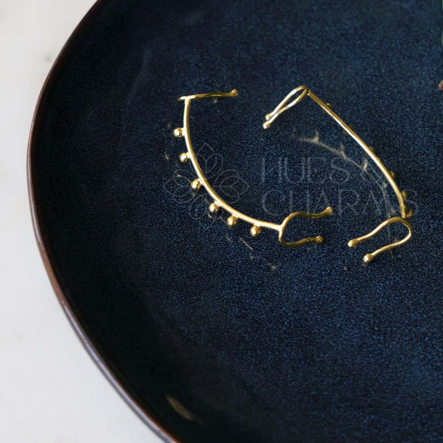 GOLDEN LAYERED CURVED EAR CUFF