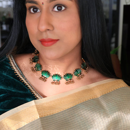 GOLDEN LOTUS BLOOM NECKLACE SET WITH GHUNGROO (COLOURS AVAILABLE)