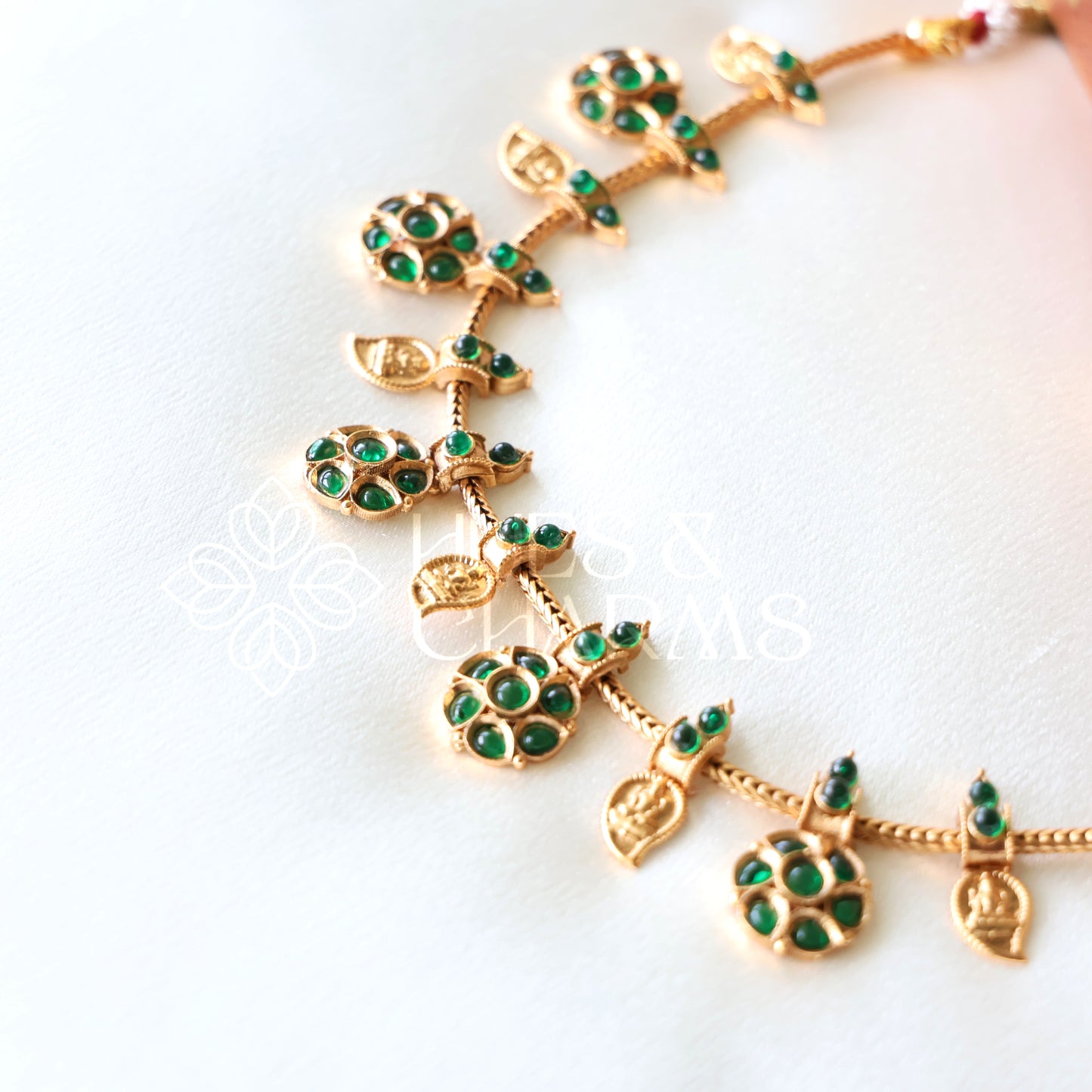 GOLDEN PUSHPA LEAF LAKSHMI NECKLACE SET (COLOURS AVAILABLE)