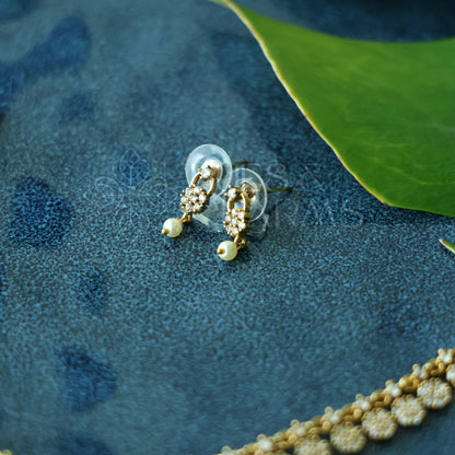 GOLDEN MINIMAL FLOREA AD NECKLACE SET
