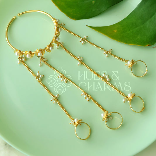 GOLDEN FLORAL ADJUSTABLE HATHPHOOL WITH PEARLS