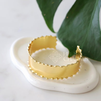 GOLDEN AURORA CREST HAND CUFF
