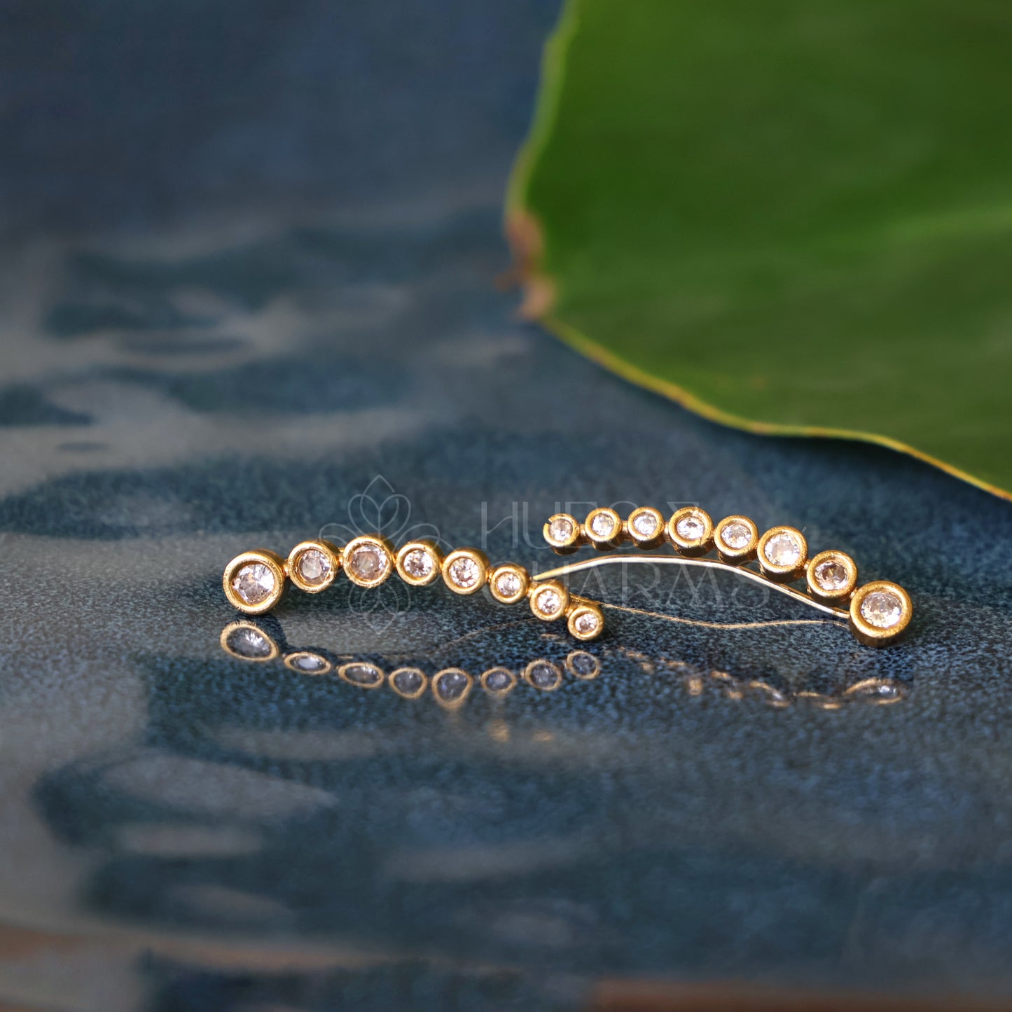 GOLDEN CELESTE CLIMBERS AD EAR CUFF