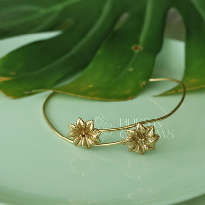 GOLDEN FLORAL ARM CUFF