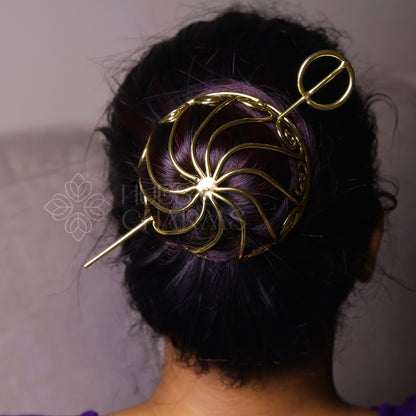 GOLDEN TWIRLING BLOOM HAIR BUN CAGE