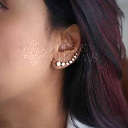GOLDEN NYRA CLIMBERS AD EAR CUFF