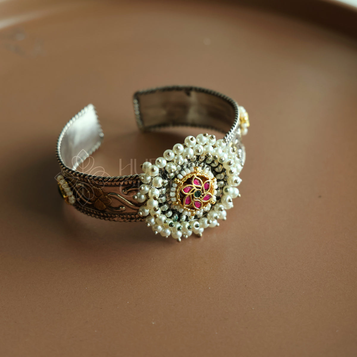 OXIDISED KANAK DUAL TONE ADJUSTABLE BANGLE