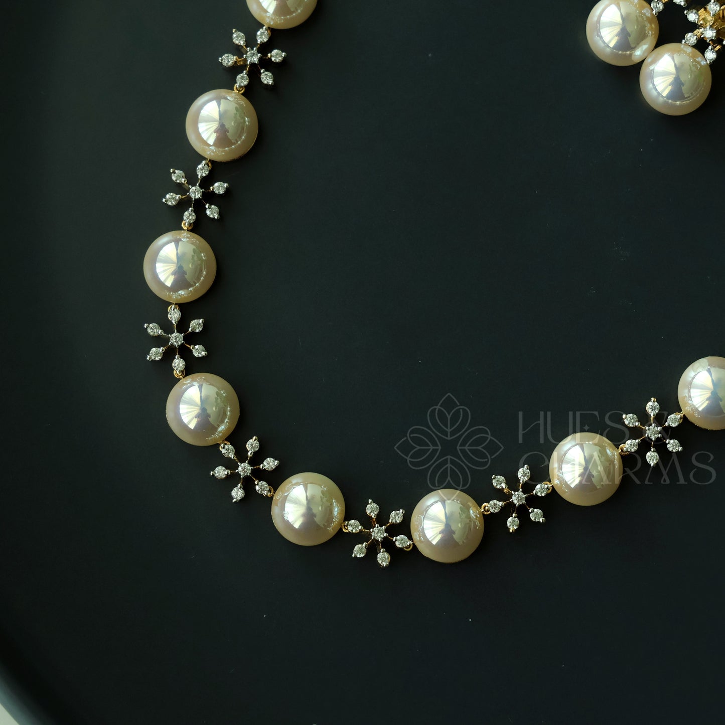 GOLDEN LUMINA AD PEARL NECKLACE SET (Premium Jewellery)