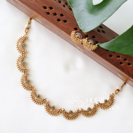 TRADITIONAL DIYA NECKLACE SET (COLOURS AVAILABLE)