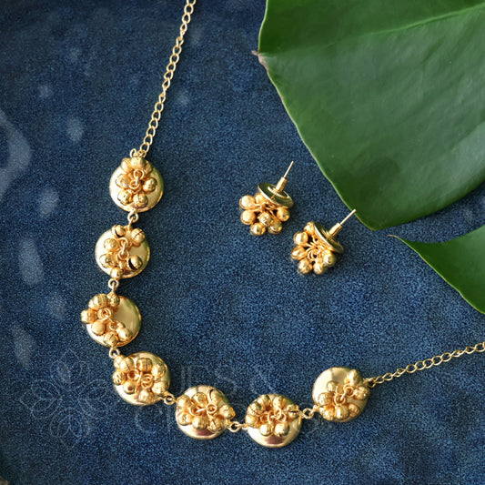 GOLDEN GHUNGAROO GRACE NECKLACE SET