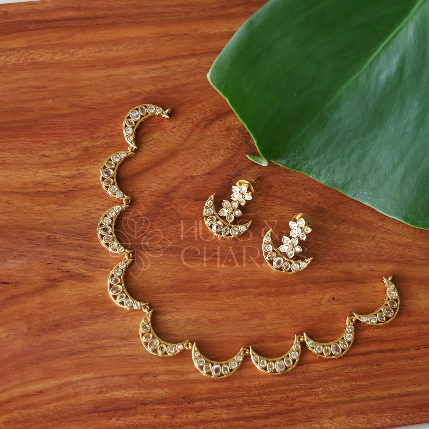 GOLDEN CHANDRA PUSHPA AD NECKLACE SET