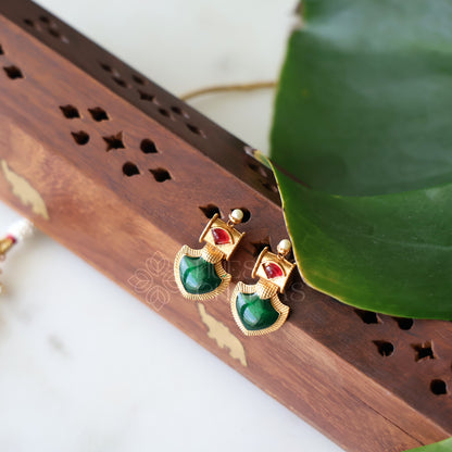 GOLDEN VAIBHAVA PALAKKA NECKLACE SET (Colours available)