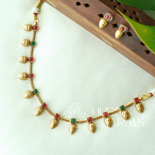 GOLDEN SIMPLE PALLAVI NECKLACE SET