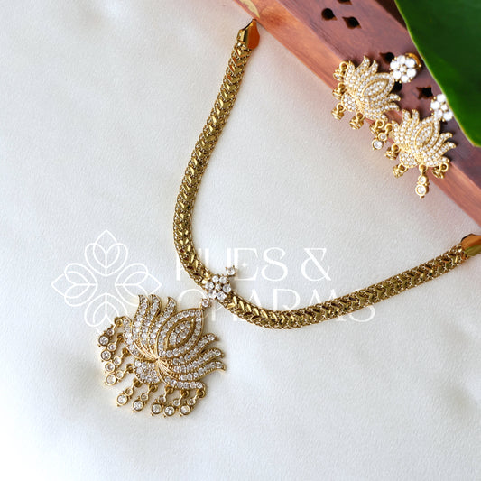 ANTIQUE LOTUS AD ATTIGAI SET