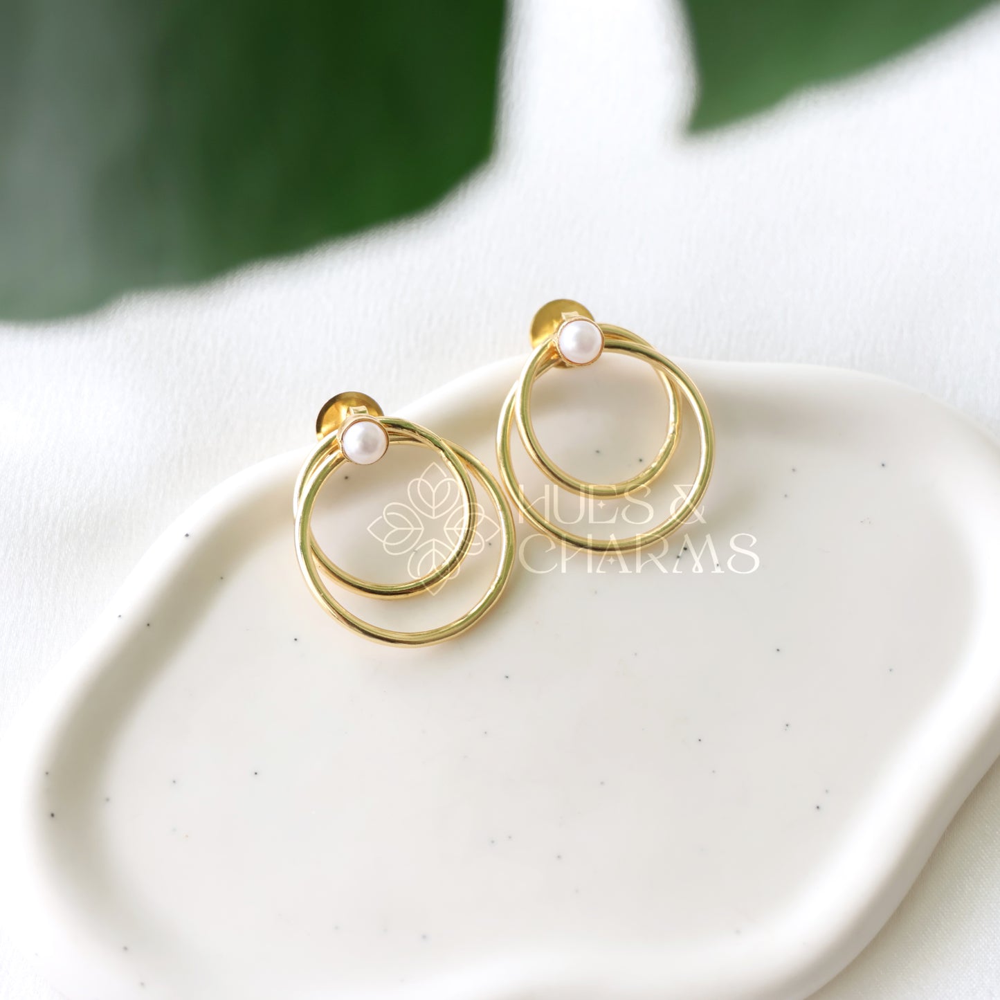 DUAL CIRCLE WITH PEARL EARRINGS