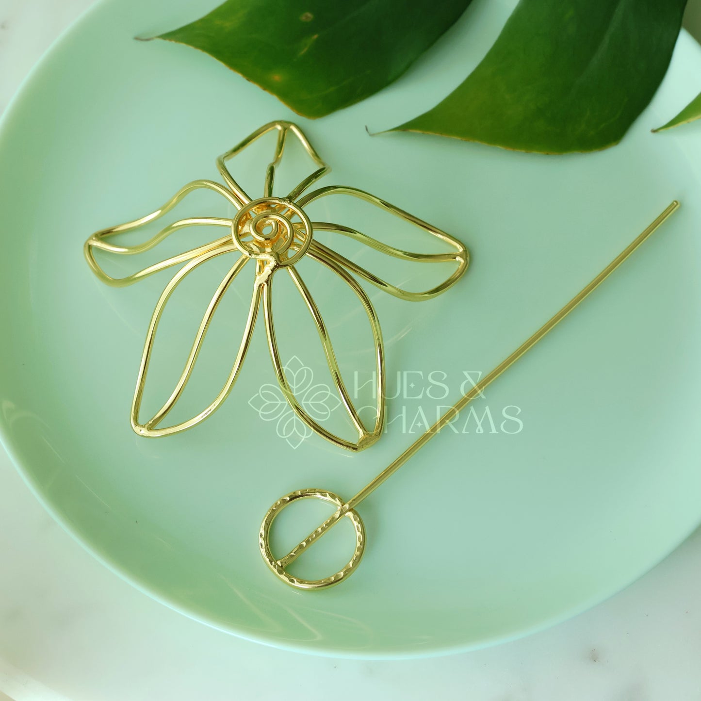 GOLDEN LOTUS PETAL HAIR BUN CAGE