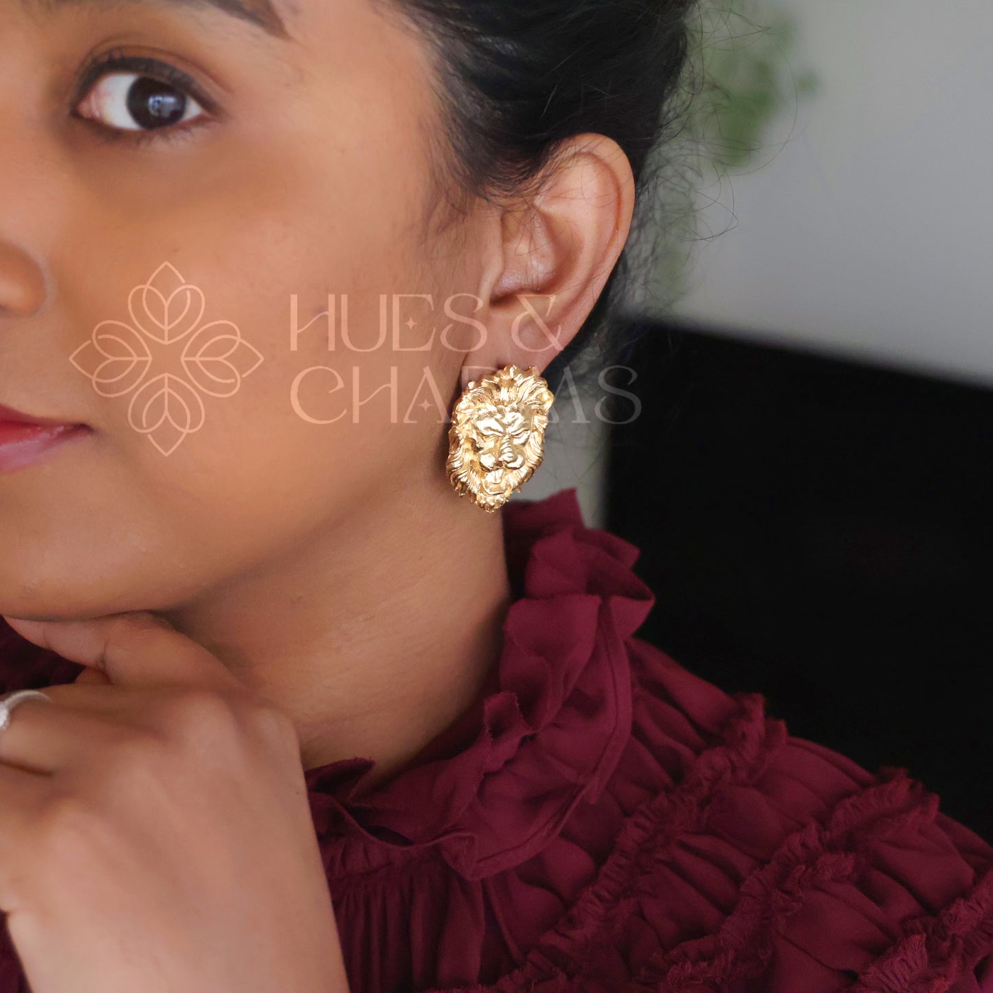 GOLDEN STATEMENT MAJESTIC LION STUD EARRINGS