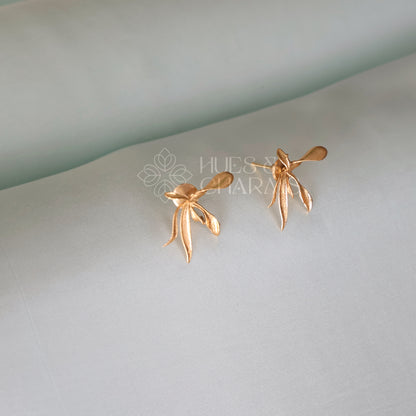 GOLDEN SYLVA STUD EARRINGS