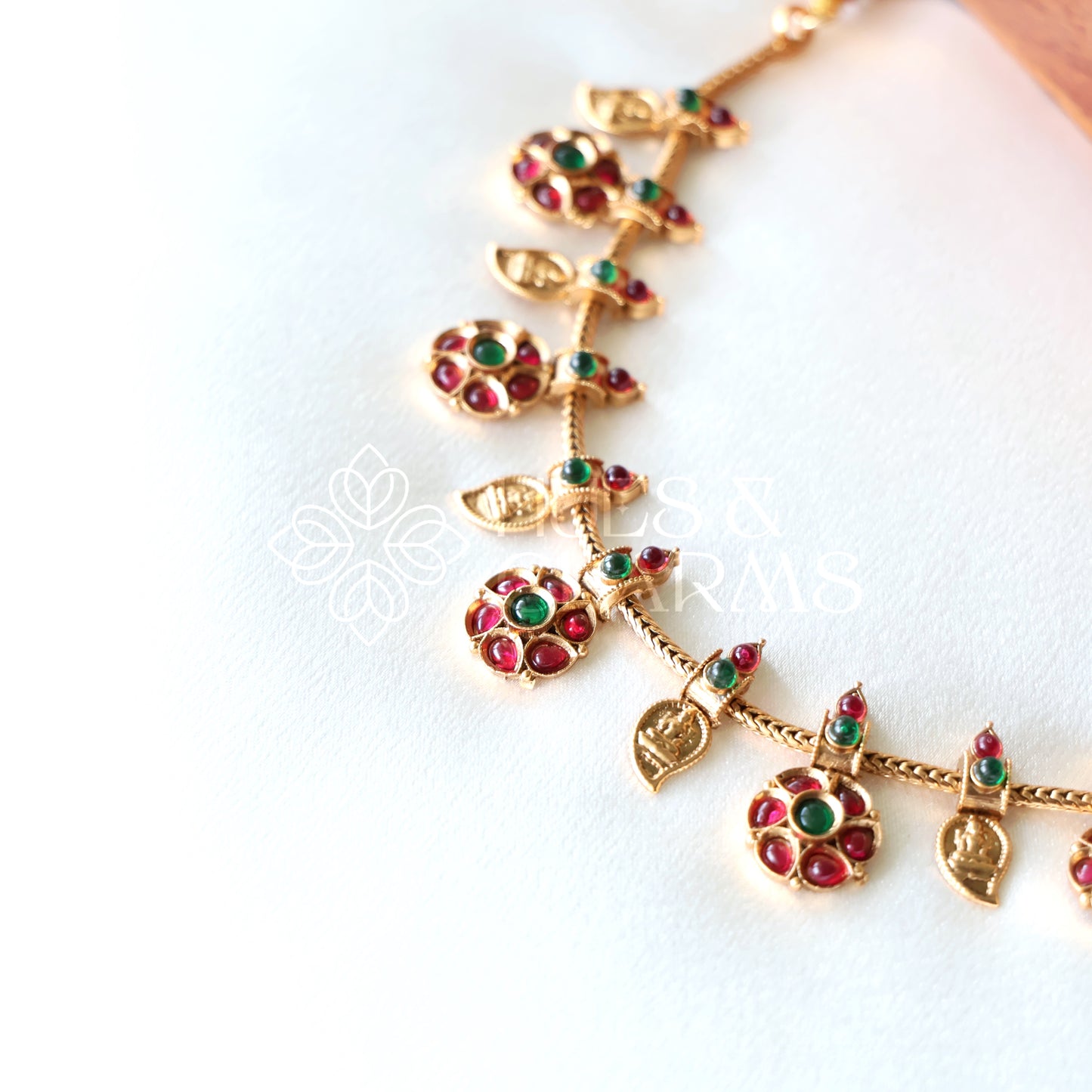 GOLDEN PUSHPA LEAF LAKSHMI NECKLACE SET (COLOURS AVAILABLE)