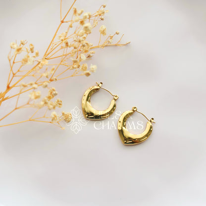 GOLDEN ANGLED HOOPS
