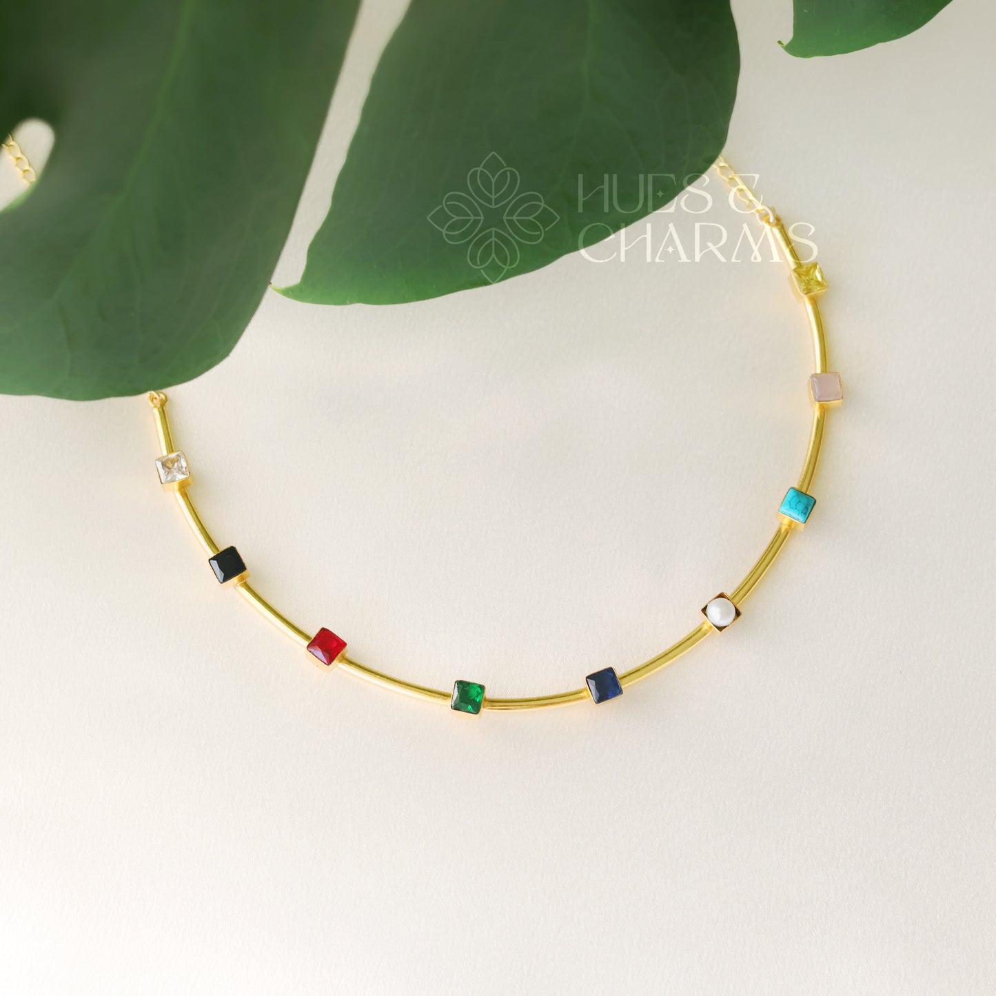 MULTICOLOR NECKPIECE