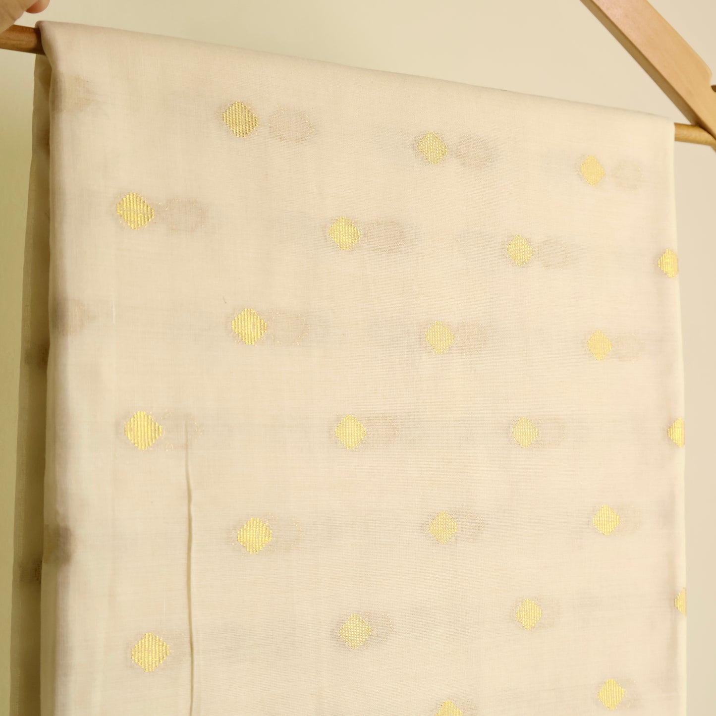 KERALA GOLDEN DIAMOND BUTTA SAREE