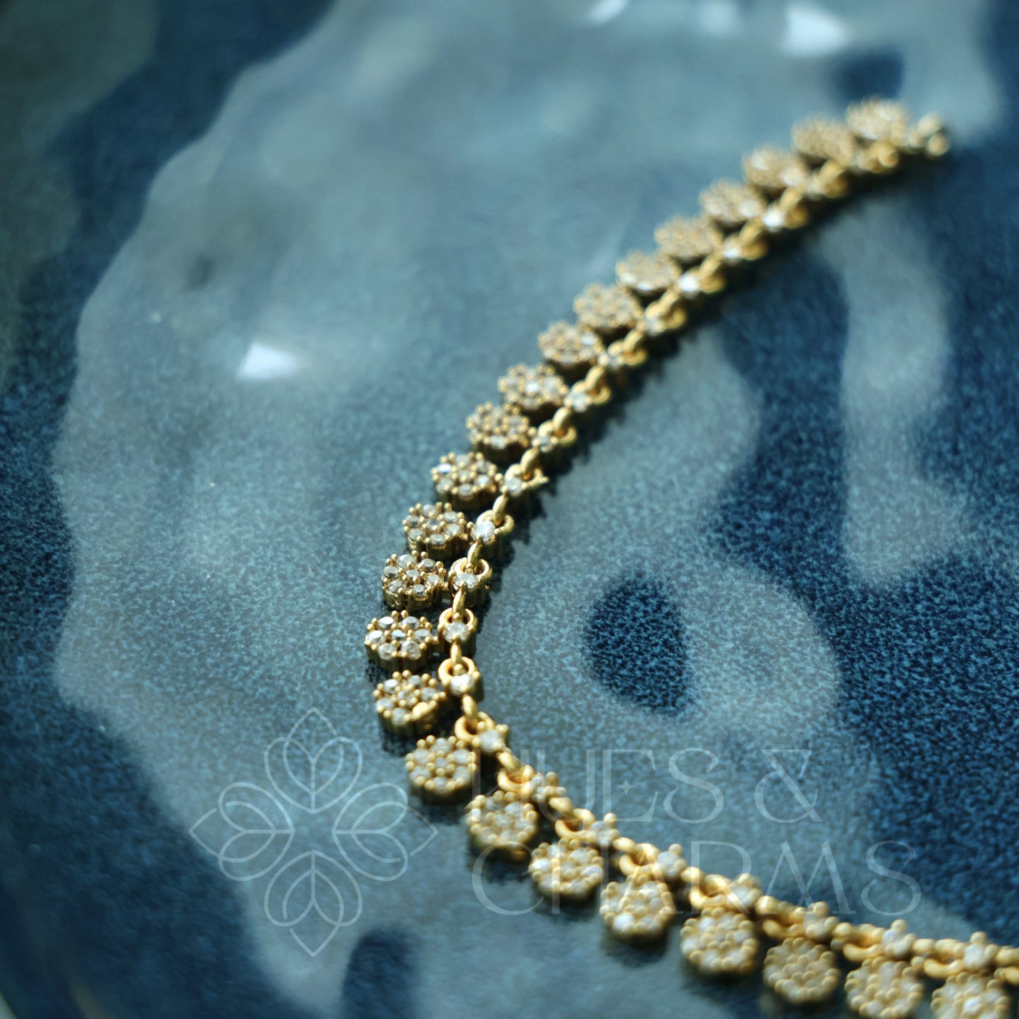 GOLDEN MINIMAL FLOREA AD NECKLACE SET