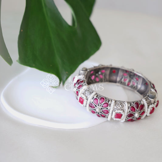 OXIDIZED FLORA SCREW KADA BANGLES(Colours available)