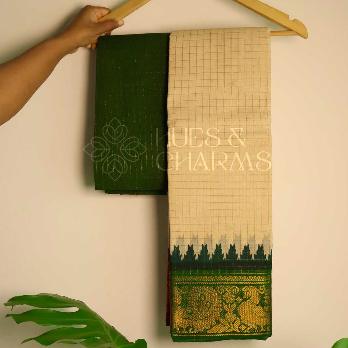 MADURAI SUNGUDI GANGA JAMUNA BORDERED SAREE (MUD WHITE COLOUR )