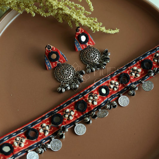 BLACK AND RED PRINTED FABRIC BOHO CHOKER SET
