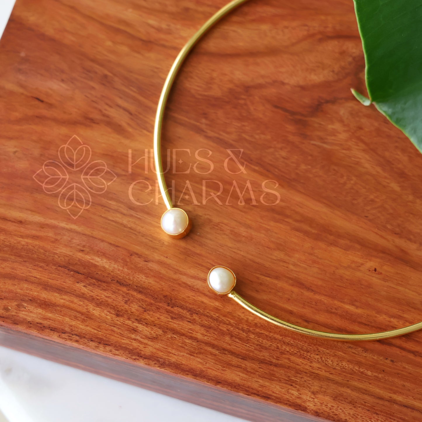 GOLDEN TWIN PEARL AURELIA NECKCUFF