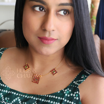 TRADITIONAL 3 SQUARE PENDANT FLOATING NECKPIECE