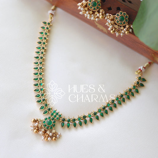 TRADITIONAL FLORA NECKLACE SET