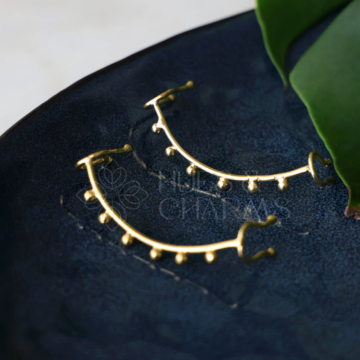 GOLDEN LAYERED CURVED EAR CUFF