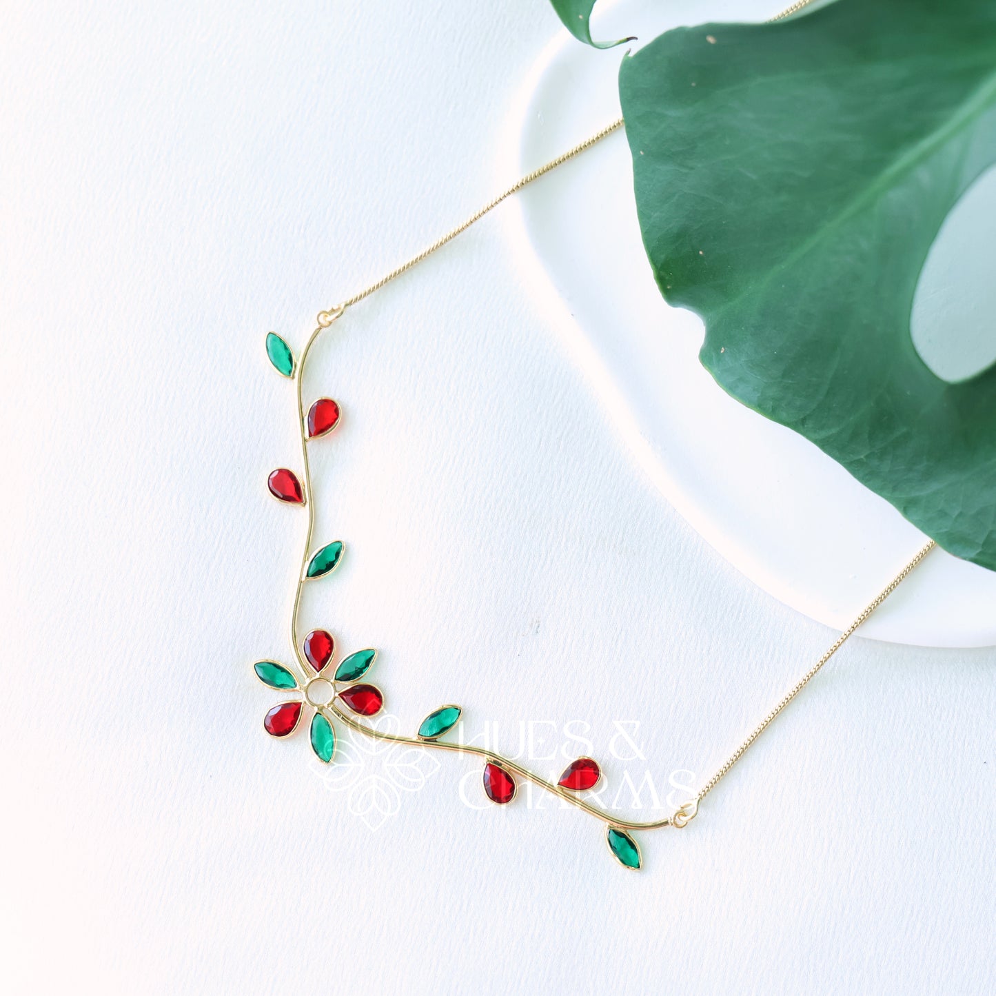 GOLDEN FLORAL LONG NECKPIECE