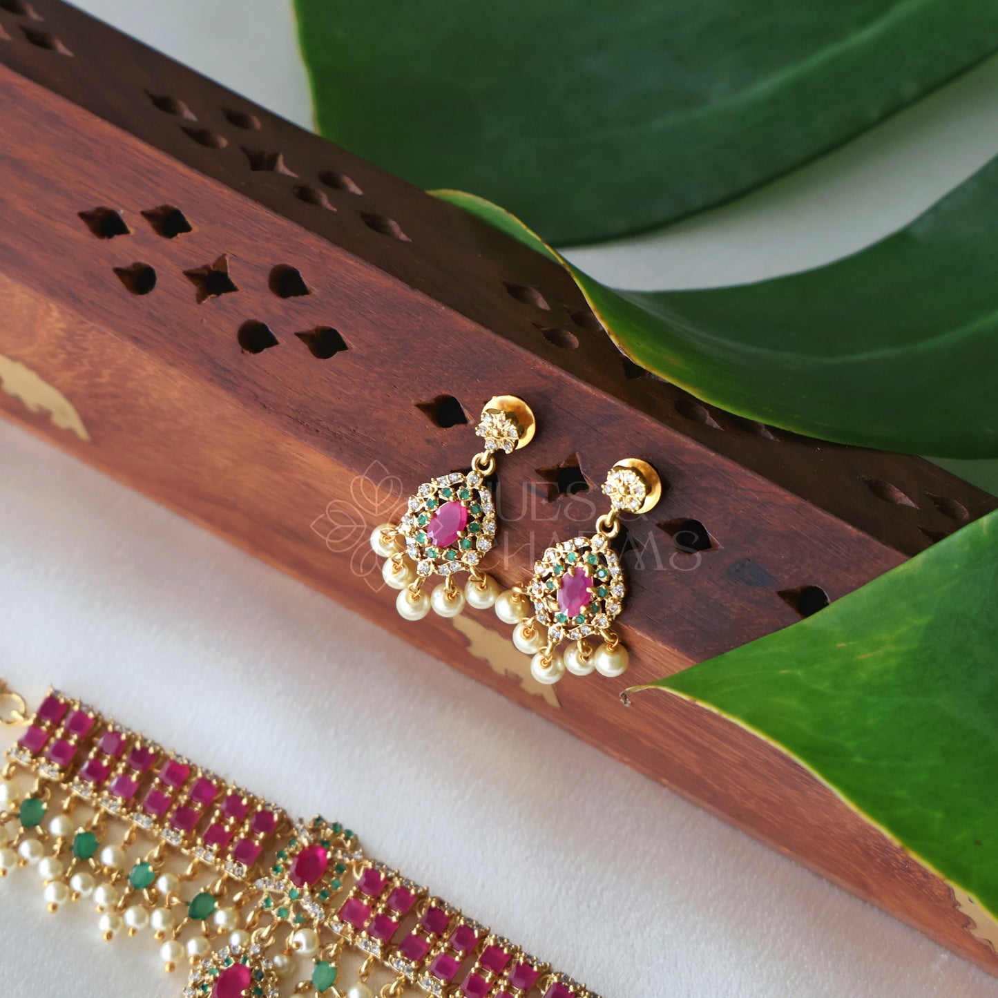GOLDEN RATNALEKHA CHOKER SET