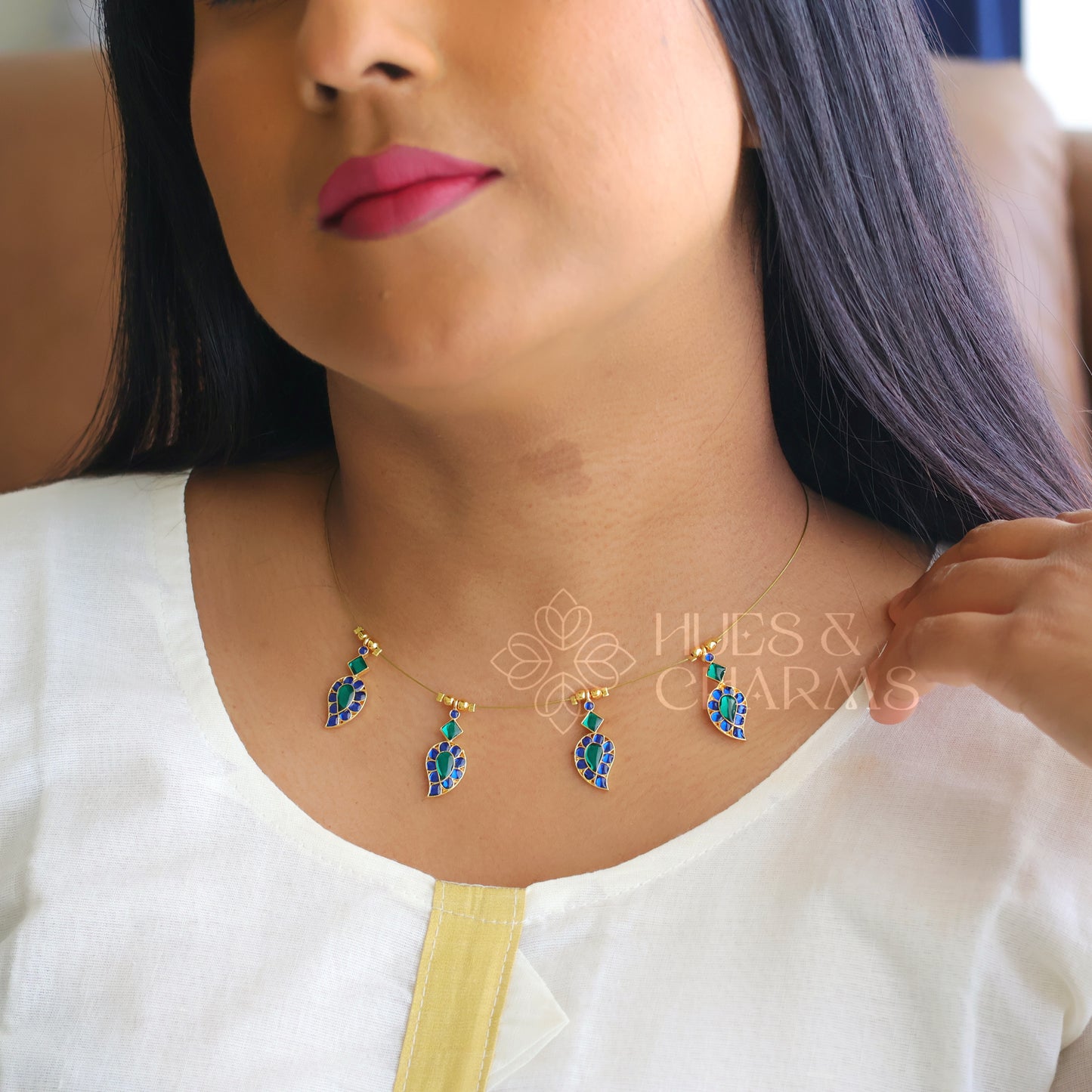 MANGO CHARMS FLOATING NECKPIECE - BLUE & GREEN