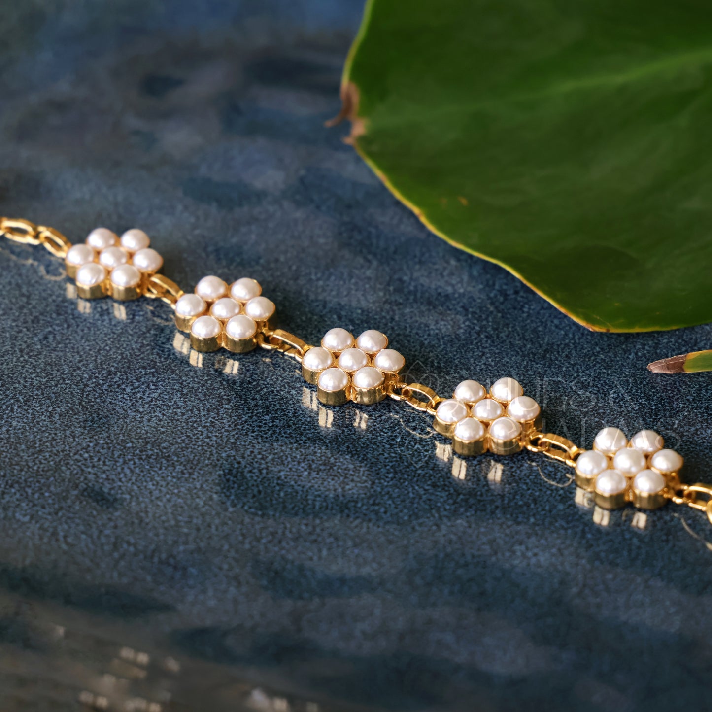 GOLDEN BLOOMING PEARL BRACELET