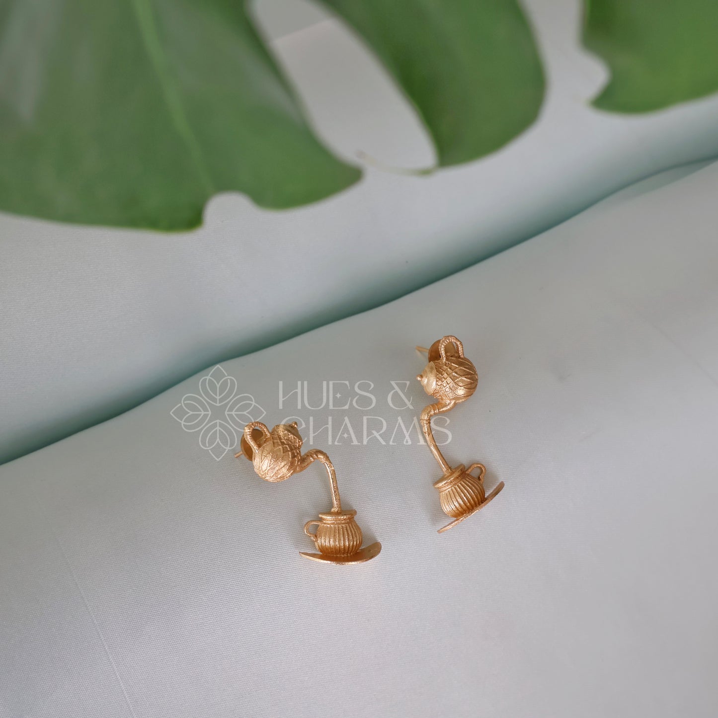 GOLDEN VINTAGE TEAPOT DROP EARRINGS
