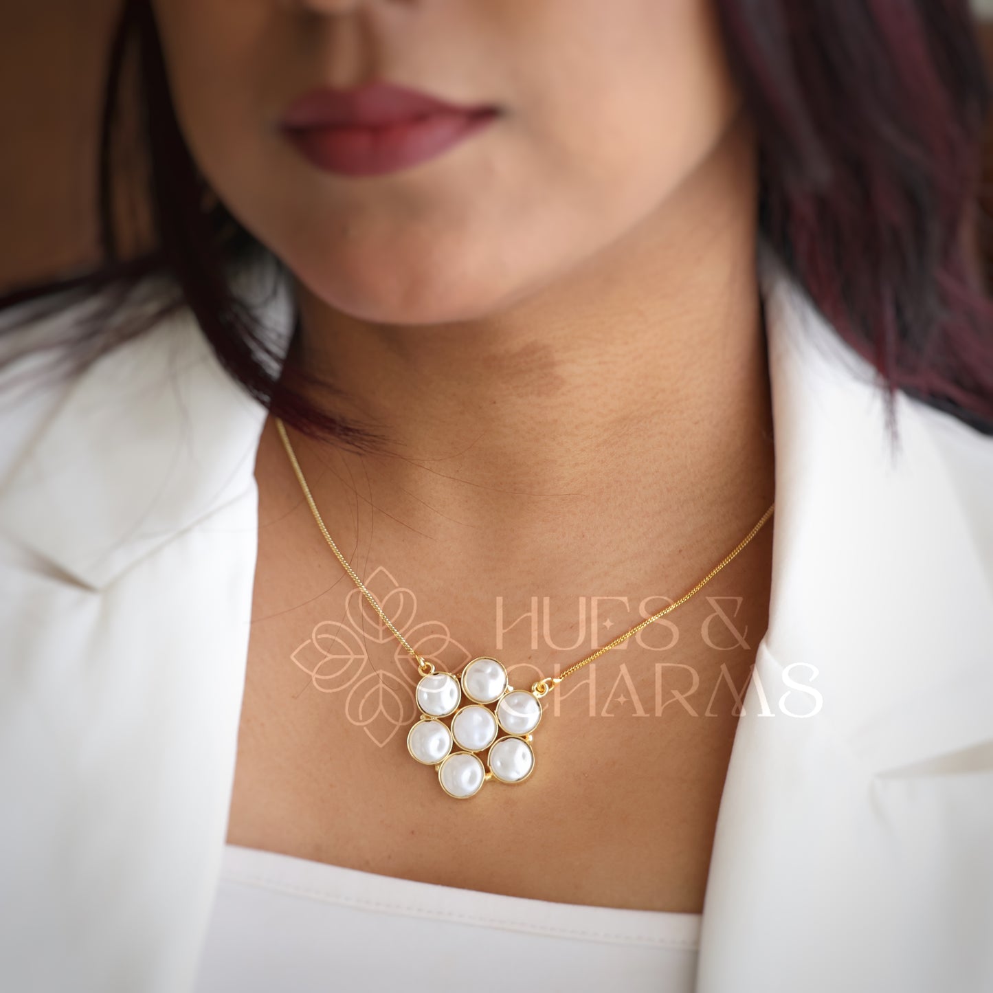 GOLDEN 7 PEARL CELESTE PENDANT 
NECKPIECE