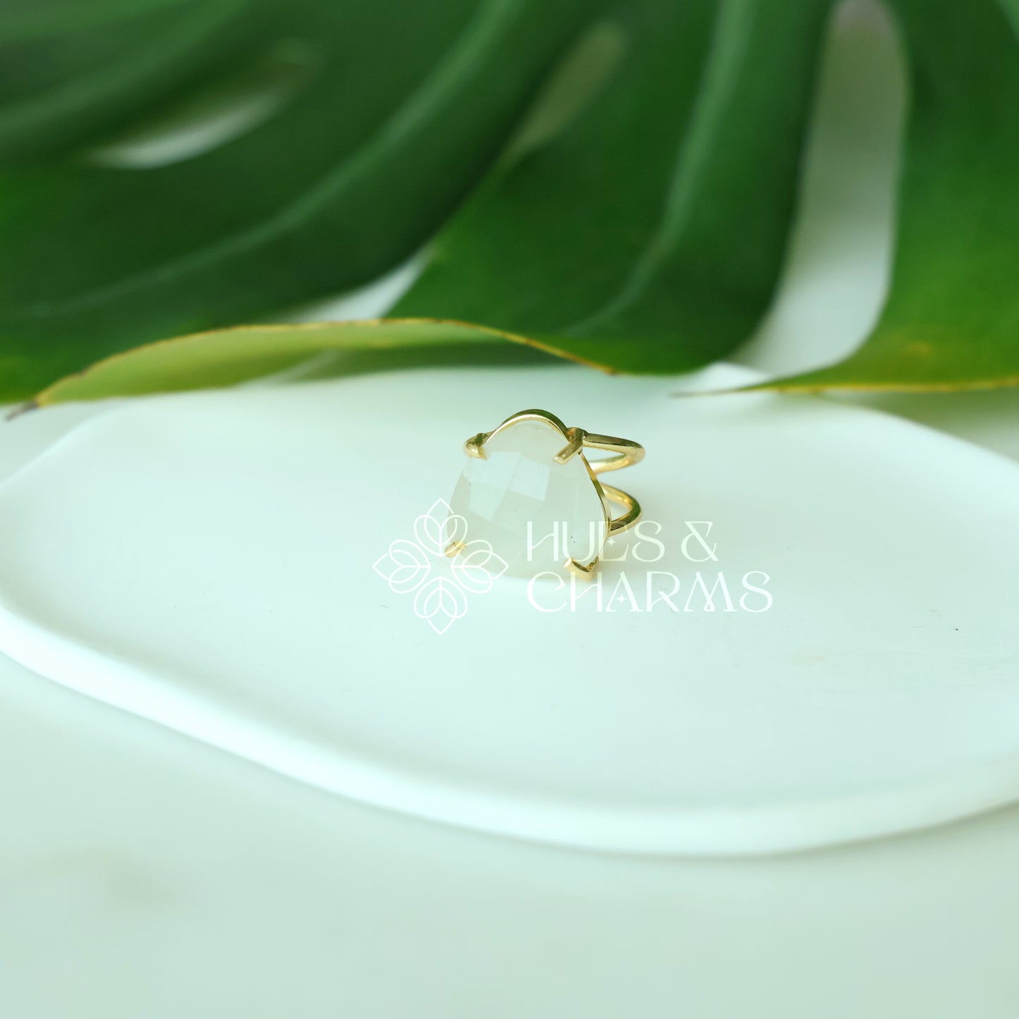 GLOSSY MIXED-CUT  ADJUSTABLE RING (Multiple shapes & colours available)
