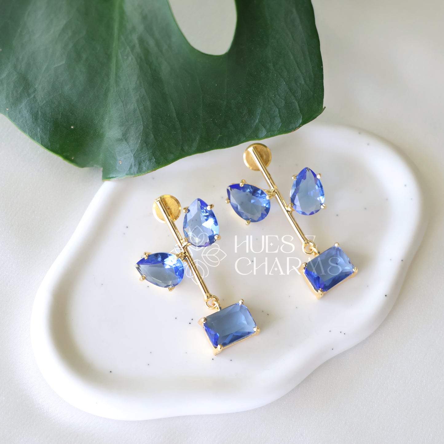 GLOSSY 2 LEAF STATEMENT EARRING (COLOURS AVAILABLE)