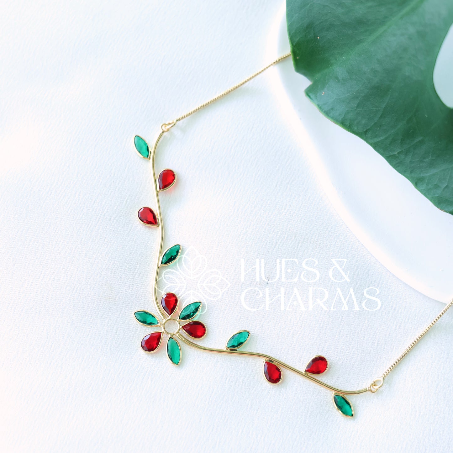 GOLDEN FLORAL LONG NECKPIECE