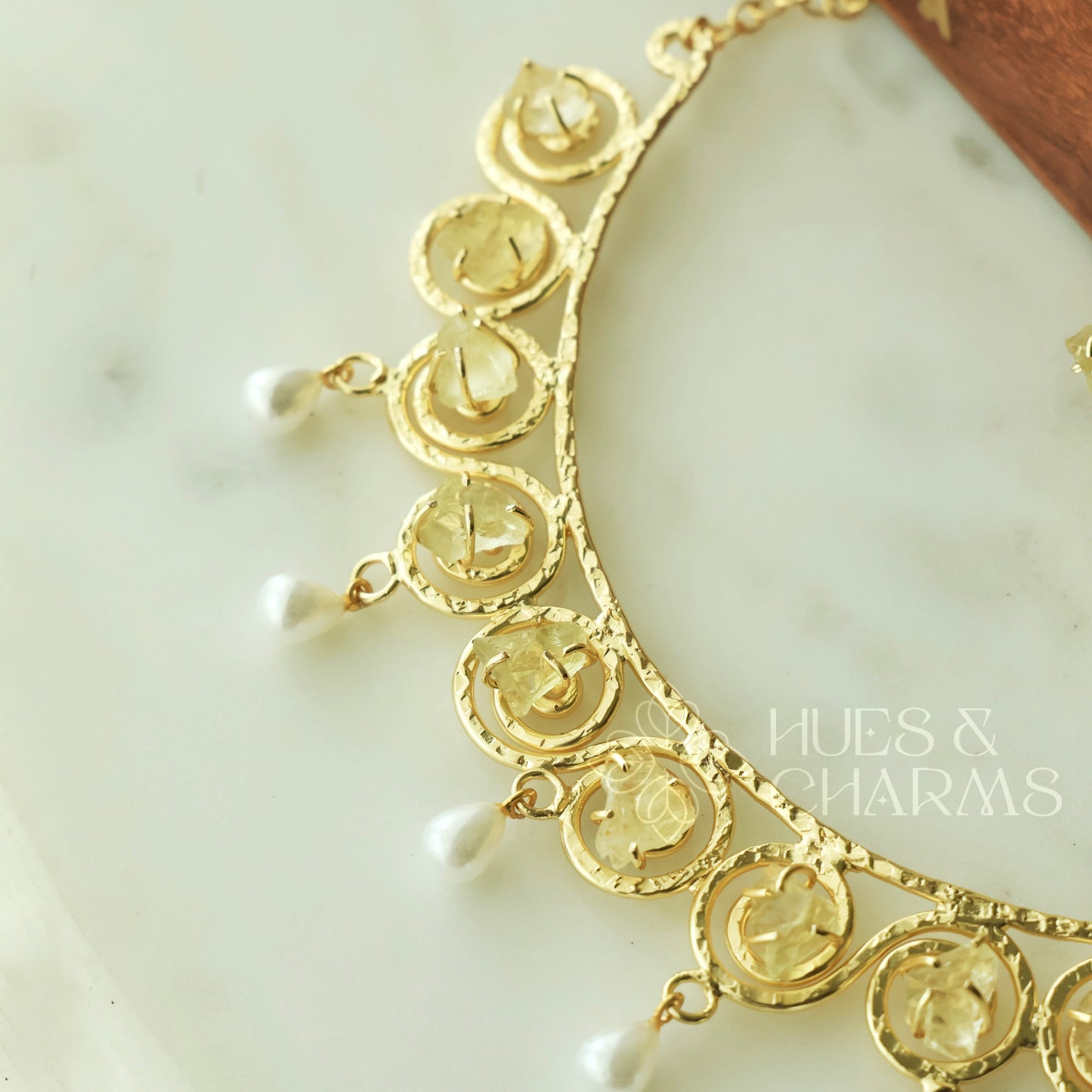 NATURAL STONE LUMIERE NECKLACE SET WITH PEARLS (Colours available)