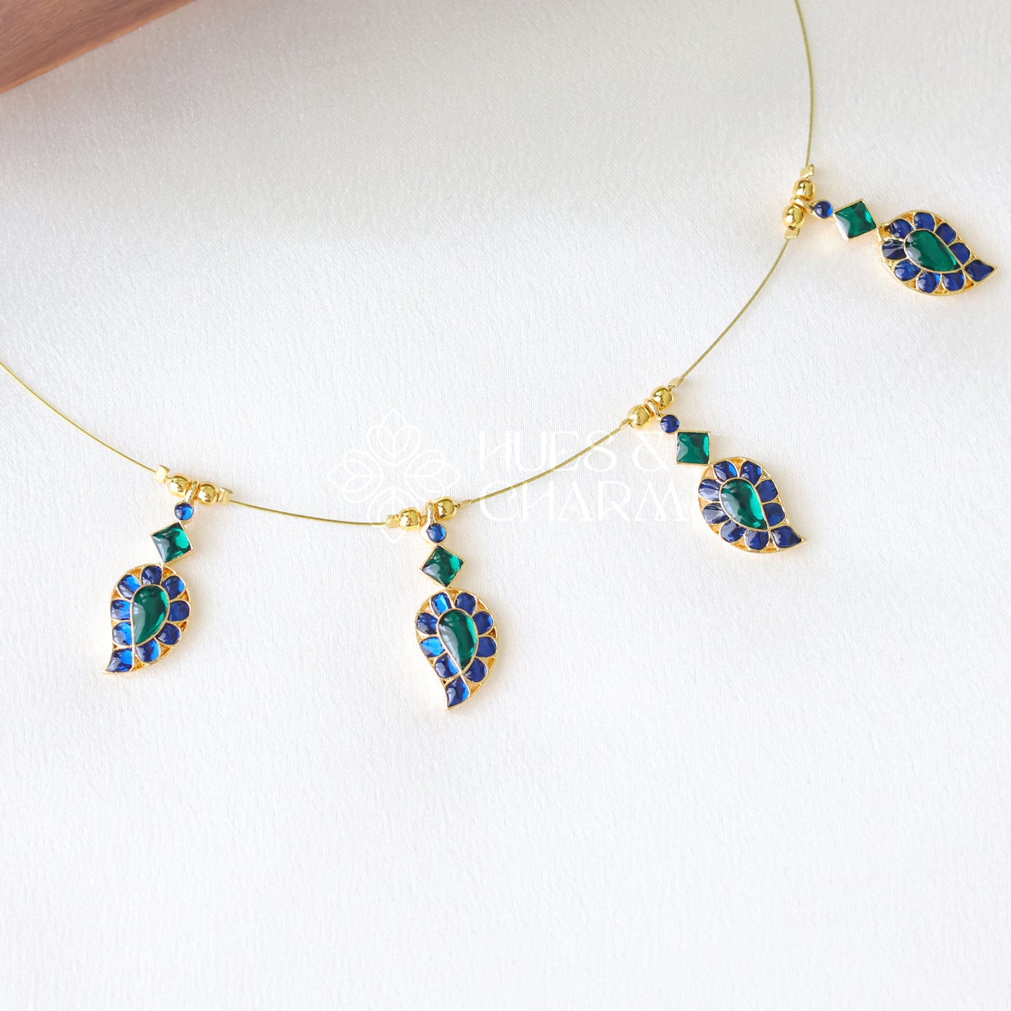 MANGO CHARMS FLOATING NECKPIECE - BLUE & GREEN