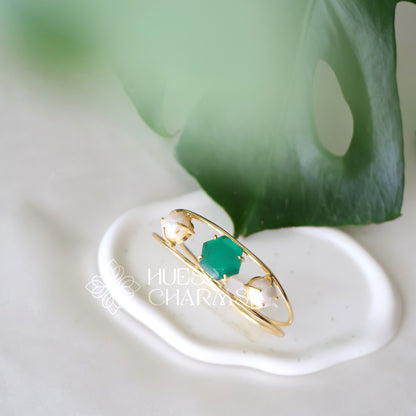 GOLDEN AZURA ADJUSTABLE BANGLE WITH PEARLS (COLOURS AVAILABLE)