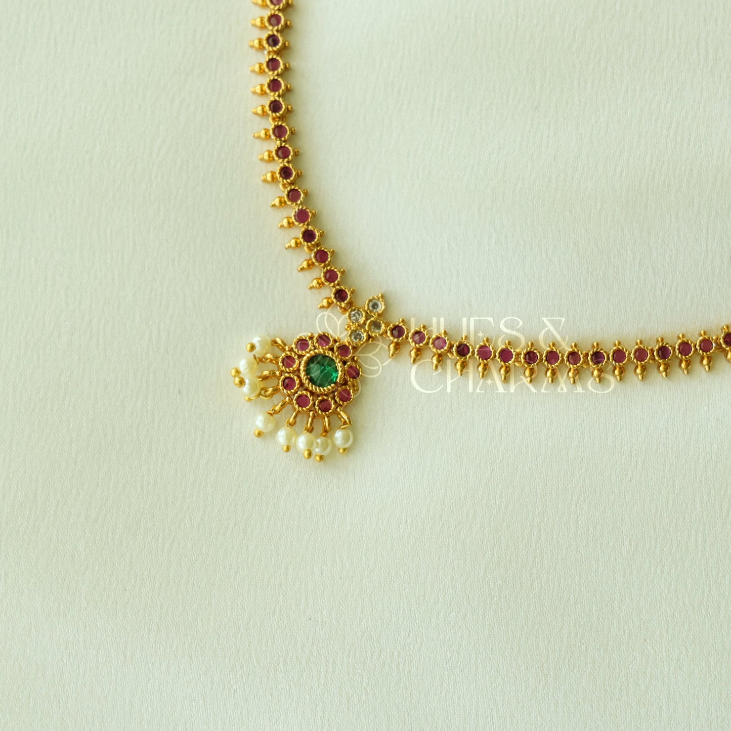 GOLDEN  RAGA SIMPLE NECKLACE SET