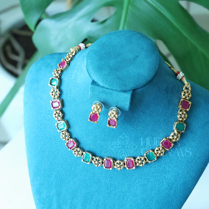GOLDEN GLOSSY RECTANGLE AND FLORAL NECKLACE SET